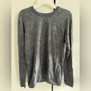 Lululemon running shirt